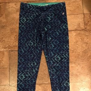 Women’s blue pattern Capri workout pants Sz medium